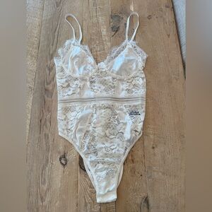 Yandy Off White Lace Teddy Bodysuit Intimates Sleepwear S